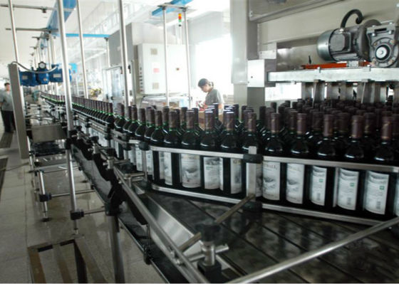 Porcellana Linea di produzione vino rosso/dell'uva imballaggio automatico che trasporta alta efficienza fornitore